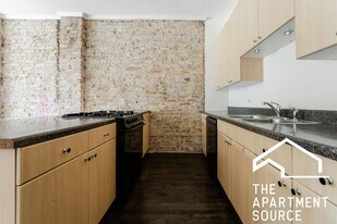 2833 W Medill Ave in Chicago, IL - Building Photo