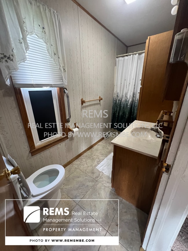 120 13th St in Baraboo, WI - Building Photo - Building Photo