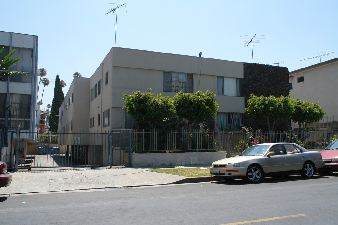 970 S Westmoreland Ave in Los Angeles, CA - Building Photo