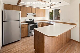 1314 N 152nd St, Unit F in Shoreline, WA - Foto de edificio - Building Photo