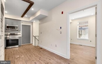511 Gorgas Ln in Philadelphia, PA - Building Photo - Building Photo