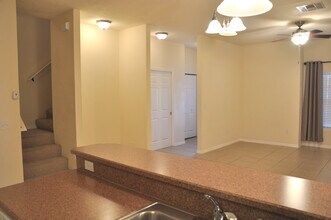 358 SW 145th Dr, Unit 35 in Newberry, FL - Foto de edificio - Building Photo