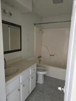 201 Regency Ave in Victoria, TX - Building Photo