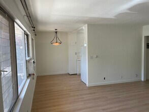 907 N Gardner St, Unit 8 in West Hollywood, CA - Foto de edificio - Building Photo