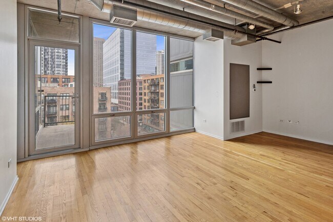 700 W Van Buren in Chicago, IL - Building Photo - Building Photo