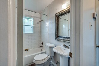 808 E 5th St in Irving, TX - Building Photo - Building Photo