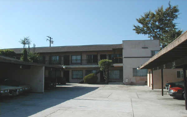 4847 W Slauson Ave in Los Angeles, CA - Foto de edificio