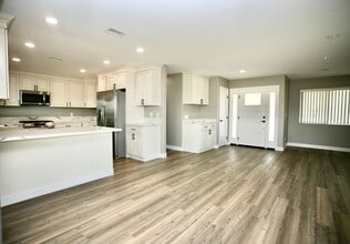 9978 Valle Caballo Ln in El Cajon, CA - Building Photo - Building Photo