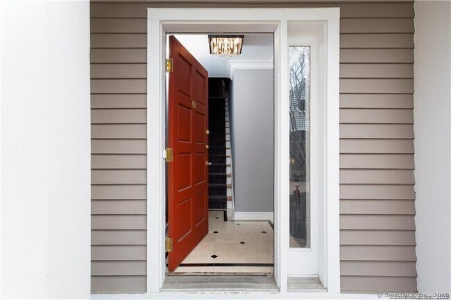453 E Putnam Ave in Greenwich, CT - Building Photo - Building Photo
