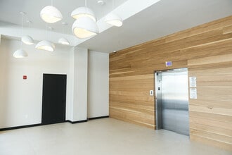 135 E Park Ave in Long Beach, NY - Foto de edificio - Building Photo