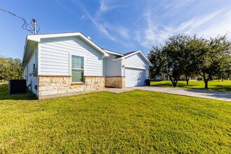 3111 County Rd 81 in Rosharon, TX - Building Photo - Building Photo