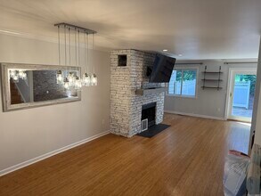 11 Boulevard Dr in Danbury, CT - Building Photo - Building Photo