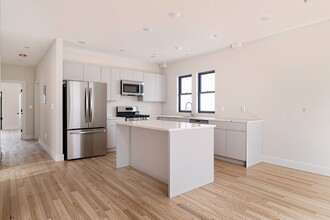 50 Crescent Ave, Unit 1 in Boston, MA - Building Photo - Building Photo