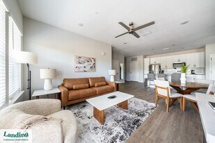 84 San Filippo Dr SE, Unit 08-8207 in Palm Bay, FL - Building Photo