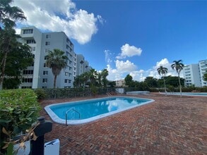 9143 SW 77th Ave in Miami, FL - Building Photo - Building Photo