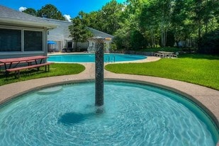 126 Harbour Ln in Coldspring, TX - Building Photo