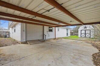 702 N Walnut St in Cleburne, TX - Building Photo - Building Photo