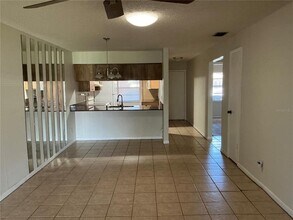 6412 Bonnie Bay Cir N in Pinellas Park, FL - Building Photo - Building Photo