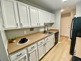 Walker House in Gaithersburg, MD - Building Photo