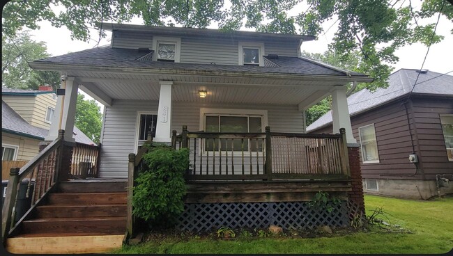 property at 841 Kling St