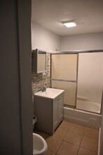 55 Lounsbury Ave in Waterbury, CT - Building Photo - Building Photo
