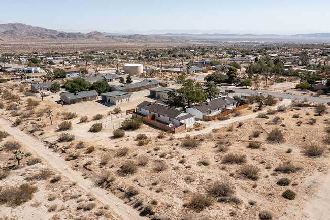 7382 Olympic Rd in Joshua Tree, CA - Building Photo - Building Photo