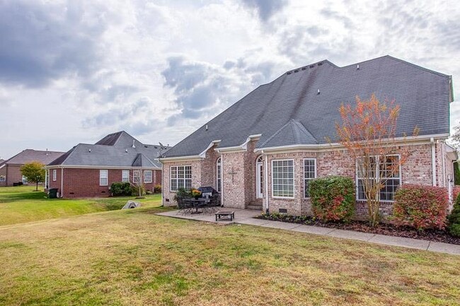 1040 Pittman Dr in Gallatin, TN - Building Photo - Building Photo