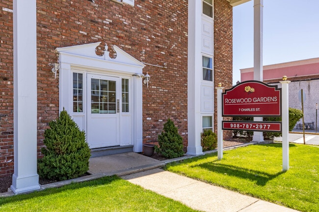 Rosewood Gardens in Roselle Park, NJ - Foto de edificio - Building Photo