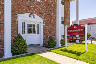 Rosewood Gardens in Roselle Park, NJ - Foto de edificio - Building Photo