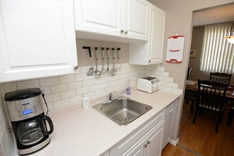 Pickering Tower Apartments in Amherstburg, ON - Building Photo - Building Photo