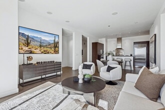 15215 N Kierland Blvd in Scottsdale, AZ - Foto de edificio - Building Photo