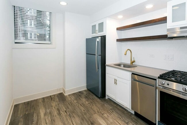 6385 W Arlington Pl in Chicago, IL - Building Photo - Building Photo