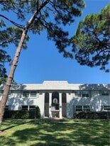 5800 Hollywood Blvd in Sarasota, FL - Building Photo