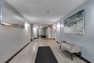 Knollwood Towers West  Apartments in Hopkins, MN - Building Photo - Interior Photo