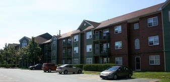 Crestview Place in Halifax, NS - Building Photo