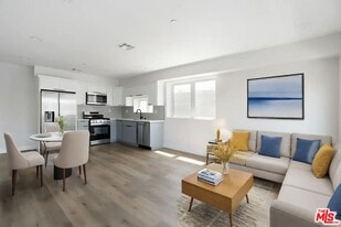 714 W 41st Pl in Los Angeles, CA - Building Photo