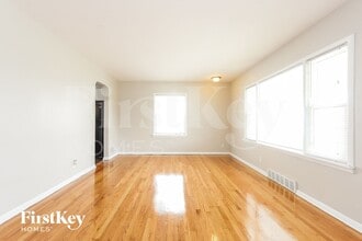 251 E 25th St in Chicago Heights, IL - Building Photo - Building Photo