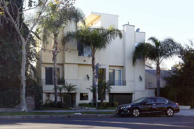 4759 Kester Ave in Sherman Oaks, CA - Building Photo - Primary Photo