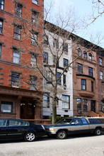 102 W 76th St in New York, NY - Building Photo - Building Photo