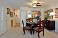 Shadowmoss Pointe Apartments and Townhomes in Charleston, SC - Building Photo - Building Photo