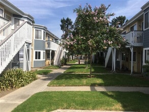 12616 Lakeshore Dr in Lakeside, CA - Building Photo - Building Photo