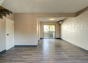 Rio Vista Apartments in Prineville, OR - Foto de edificio - Building Photo