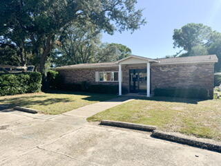 220 Hospital Dr NE in Fort Walton Beach, FL - Building Photo