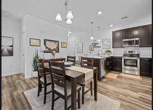 1725 Dromolin Dr in Virginia Beach, VA - Building Photo - Building Photo