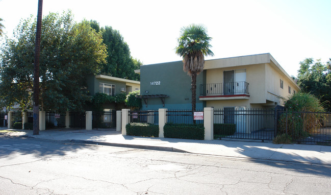 14722 Delano St in Van Nuys, CA - Building Photo - Building Photo