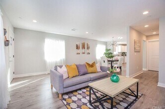 3214 W 113th St in Inglewood, CA - Building Photo - Building Photo