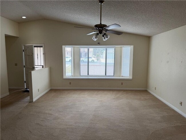 15031 Blue Grass Dr in Helendale, CA - Building Photo - Building Photo