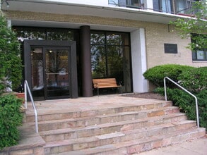 3601 Wisconsin Ave NW, Unit 810 - Penthouse in Washington, DC - Foto de edificio - Building Photo