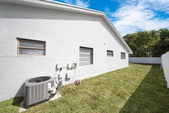 6427 SW 135th Ave in Miami, FL - Building Photo - Building Photo