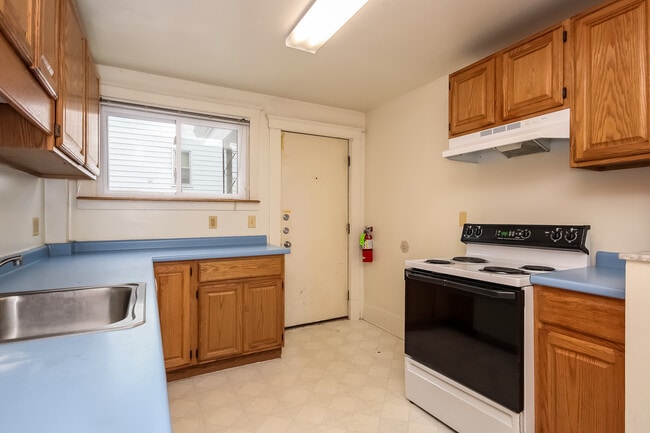 1344 Wilmot Ct in Ann Arbor, MI - Building Photo - Building Photo